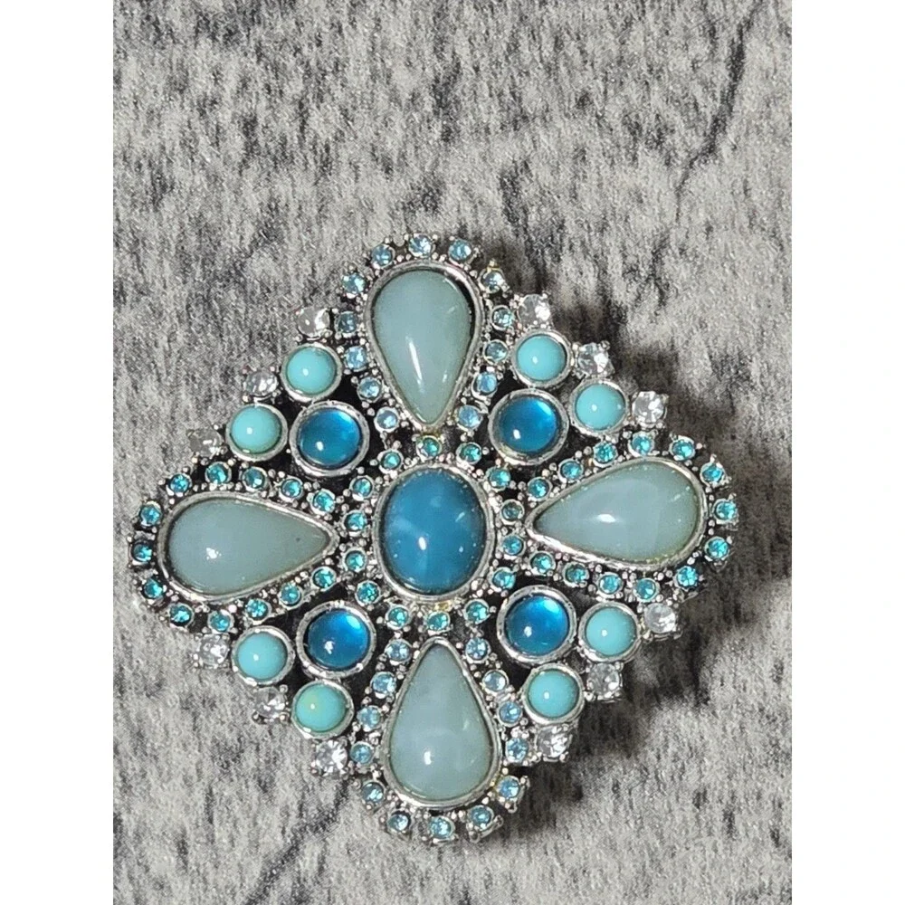 Stunning Blue Rhinestone Sparkly Brooch Silver Tone Pin 2 Inches Vintage Costume